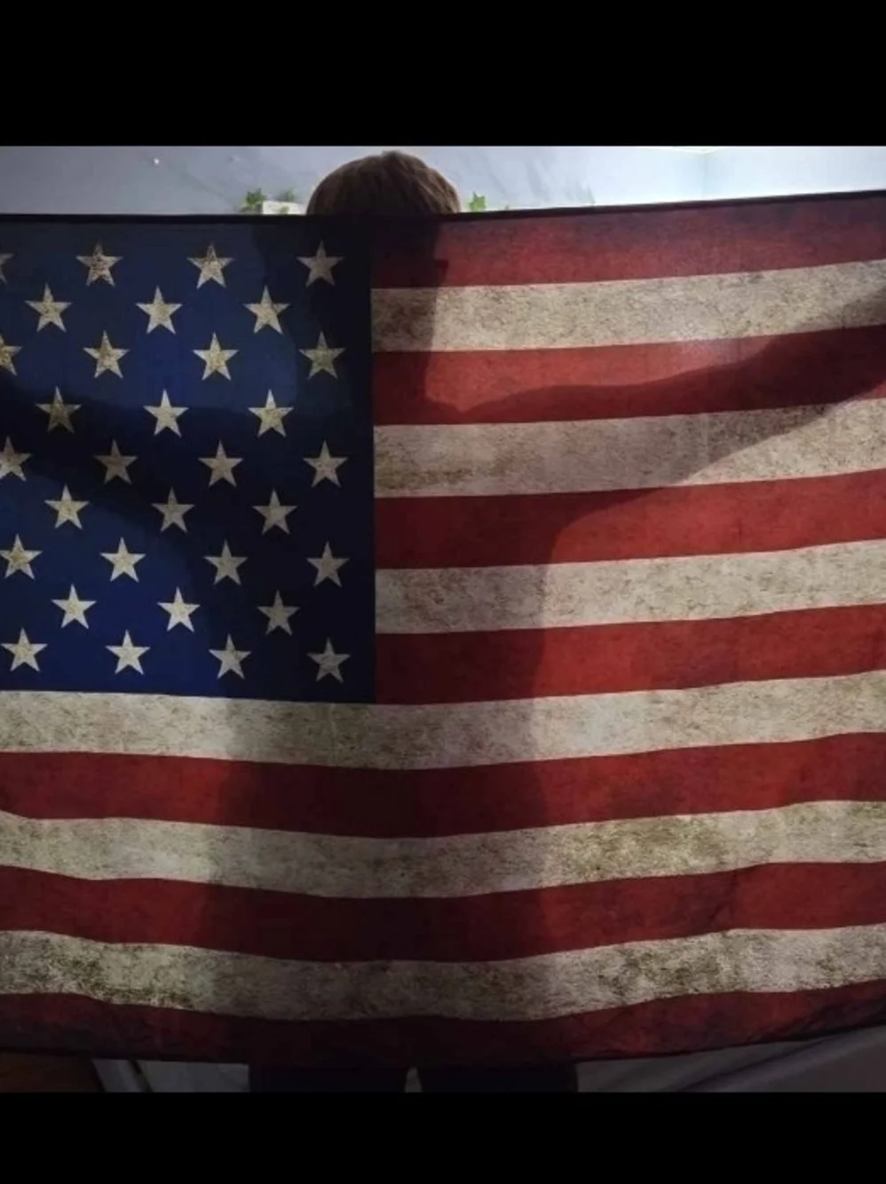 Vintage-Style American Flag Tapestry - Red, White & Blue